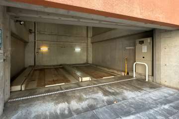 敷地内駐車場（屋内機械式）