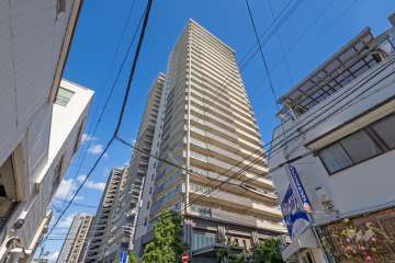 ローレルコート与力町エルグレーの外観（北西側から）