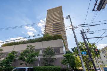 ローレルコート与力町エルグレーの外観（北東側から）