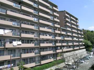 手前が10号棟、奥が9号棟です。