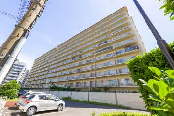 ローレルハイツ大淀1号棟の外観（南西側から）