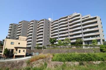 フォルム箕面の外観（東側から）