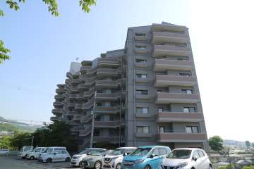 フォルム箕面の外観（南西側から）