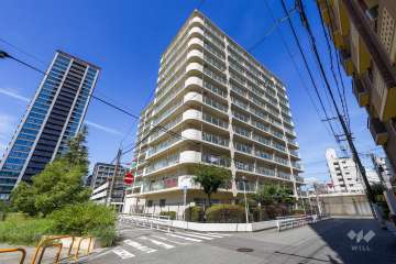 日商岩井中津マンションの外観（南西側から）　