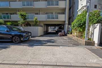 駐車場の出入り口