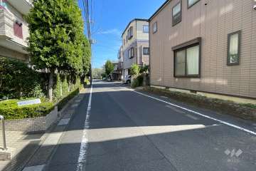 敷地南東側の前面道路　