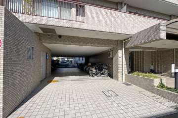 駐車場の出入り口　