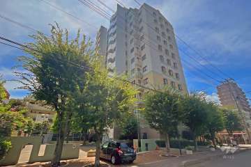 オーベル川口の外観（北東側から）と敷地内広場