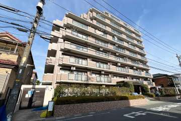 ライオンズガーデン東浦和の外観（南西側から）