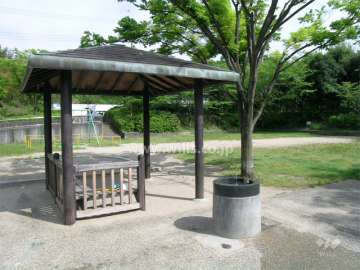 敷地の北西側にある『けやき公園』