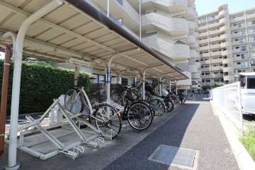駐輪場（屋根付き）