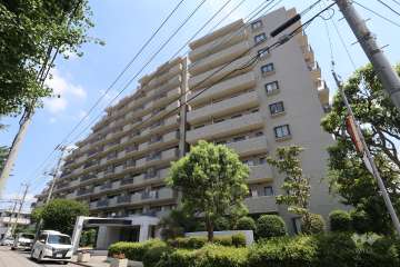 川口弥平パークホームズの外観（南西側から）