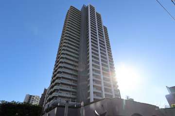 スカイフロントタワー川口の外観（北側から）