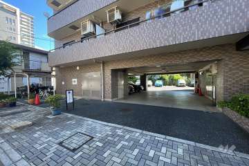 駐車場の出入り口・敷地内駐車場（屋内平面式、屋外平面式）