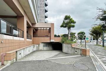 駐車場の出入り口