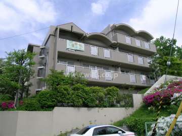 イーストアベニュー箕面おのはら９棟の外観（南西側から）