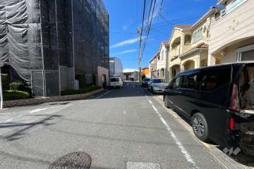 敷地北側の前面道路