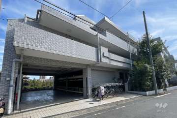 コンフォール東川口の外観（北西側から）