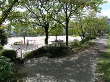 敷地南東側の公園