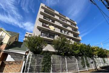 ソフィア東川口の外観（南西側から）