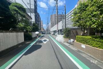 敷地南東側の前面道路