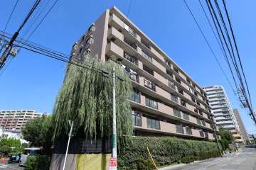 メイツ川口ガーデンの外観（南西側から）