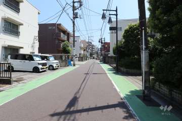 敷地北東側の前面道路　