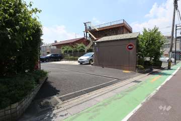 駐車場の出入り口
