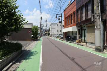 敷地北東側の前面道路