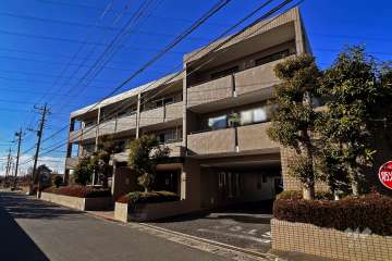 マリアージュ東川口の外観（南東側から）