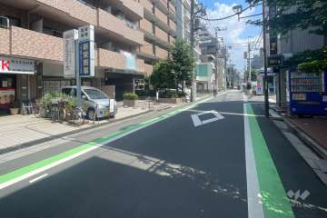 敷地南東側の前面道路