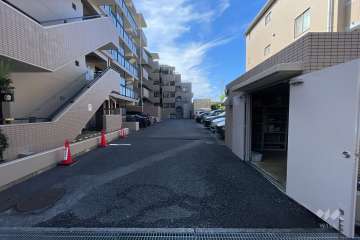 駐車場の出入り口