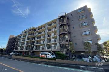 ライオンズヴィアーレ東川口の外観（北西側から）