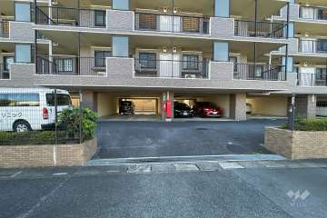 駐車場の北西側出入り口