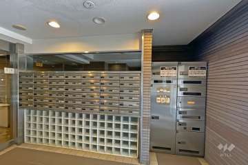 共用ポストと宅配ボックス