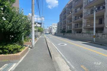 敷地東側の前面道路　
