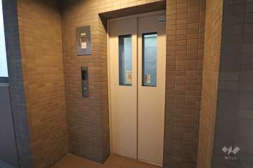 共用のエレベーター