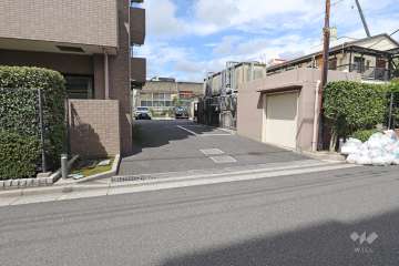 駐車場の出入り口