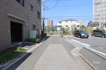敷地北東側の前面道路