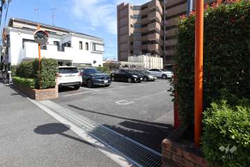 駐車場の出入り口　