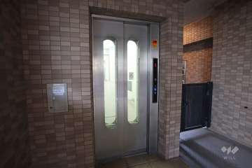 共用のエレベーター