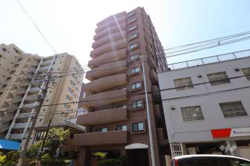 川口栄町ローヤルコーポの外観（北東側から）