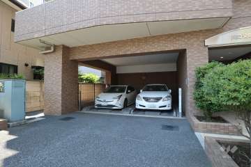 敷地内駐車場（屋内機械式）