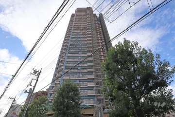 川口パークタワーの外観（北東側から）