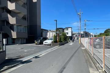 敷地北側の前面道路