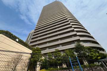 エルザタワー32の外観（南西側から）