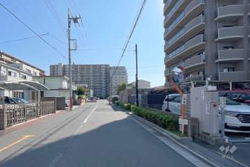 敷地北側の前面道路