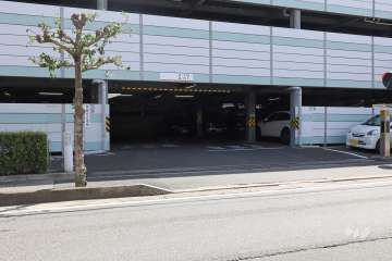 駐車場の出入り口　