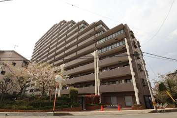 ダイアパレス南鳩ヶ谷グランエールの外観（東側から）