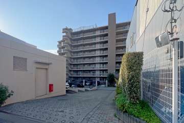 シュロス川口元郷リバーテラスの外観（北側から）